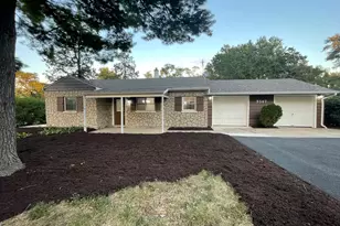 5547 S Peck Ave, Countryside, IL 60525 - Photo 2