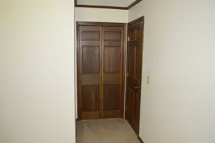 1701 Woodcrest Dr, Saint Anne, IL 60964 - Photo 12