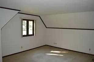 1701 Woodcrest Dr, Saint Anne, IL 60964 - Photo 18