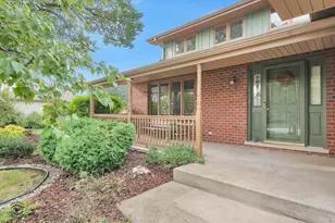 8543 Brookside Gln Dr, Tinley Park, IL 60487 - Photo 2