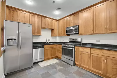 550 W Surf Street #115, Chicago, IL 60657 - Photo 8