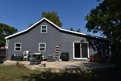 201 S Maple Street, El Paso, IL 61738 - Photo 2