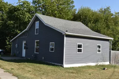 201 S Maple Street, El Paso, IL 61738 - Photo 1