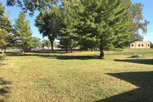 133 N E Ave, Amboy, IL 61310 - Photo 2
