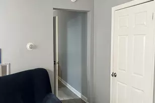 8834 S Exchange Ave, Chicago, IL 60617 - Photo 10