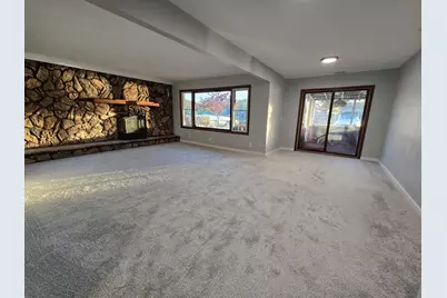 1007 N River Road, McHenry, IL 60050 - Photo 2