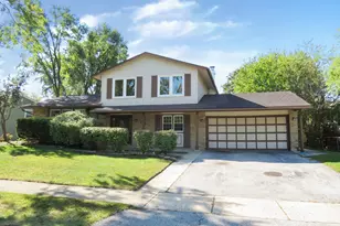 231 Charlotte Ln, Bolingbrook, IL 60440 - Photo 2