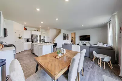 2020 Magnolia Lane, Wonder Lake, IL 60097 - Photo 8