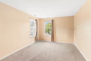 6771 E Wellsley Ct, Gurnee, IL 60031 - Photo 8