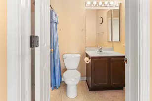 6771 E Wellsley Ct, Gurnee, IL 60031 - Photo 10