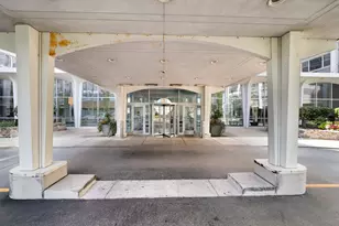 4250 N Marine Dr, Chicago, IL 60613 - Photo 4