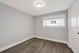 2109 W Eastwood Ave, Chicago, IL 60625 - Photo 10