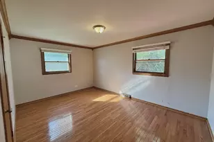 340 N Illinois Ave, Glenwood, IL 60425 - Photo 10