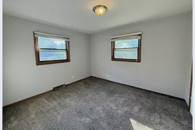 340 N Illinois Avenue, Glenwood, IL 60425 - Photo 12