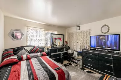 1617 N 35th Avenue, Melrose Park, IL 60160 - Photo 28