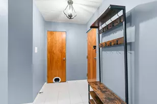 222 N Grove Ave, Oak Park, IL 60302 - Photo 8