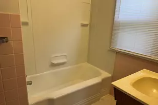 465 Slade Ave, Elgin, IL 60120 - Photo 8