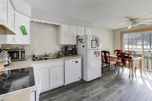 627 Chardonnay Ln, Crystal Lake, IL 60014 - Photo 16