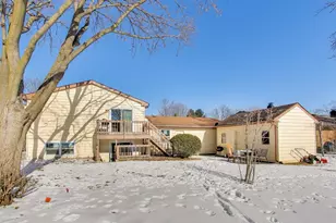 627 Chardonnay Ln, Crystal Lake, IL 60014 - Photo 18