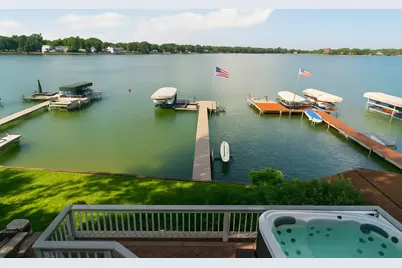 19330 W Lake View Avenue, Mundelein, IL 60060 - Photo 2