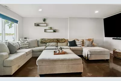 19330 W Lake View Avenue, Mundelein, IL 60060 - Photo 26