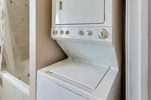 3215 N Francisco Ave, Chicago, IL 60618 - Photo 14