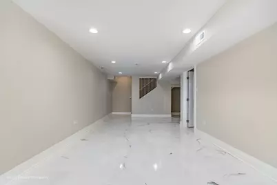 8600 E Prairie Road, Skokie, IL 60076 - Photo 36