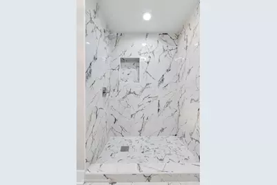 8600 E Prairie Road, Skokie, IL 60076 - Photo 34