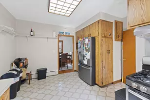 1110 N Ash St, Waukegan, IL 60085 - Photo 8