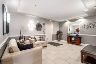 445 Village Green Ct, Lincolnshire, IL 60069 - Photo 6