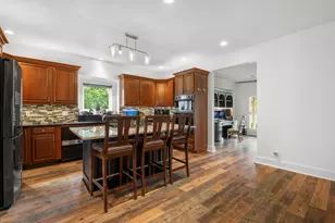 39W430 Armstrong Ln, Geneva, IL 60134 - Photo 8