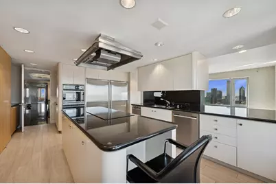 132 E Delaware Place #5201, Chicago, IL 60611 - Photo 10