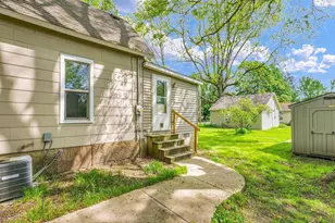 413 E Lincoln St, Monticello, IL 61856 - Photo 26