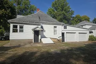 102 Center St, Augusta, IL 62311 - Photo 30