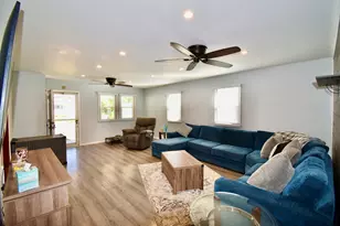 810 Tomahawk Ct, Heyworth, IL 61745 - Photo 6