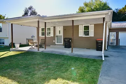 810 Tomahawk Court, Heyworth, IL 61745 - Photo 2