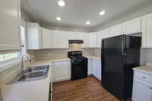 121 Highmoor Dr, Round Lake Park, IL 60073 - Photo 6