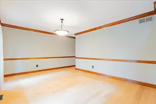 10 Inverness Dr, Bloomington, IL 61701 - Photo 6