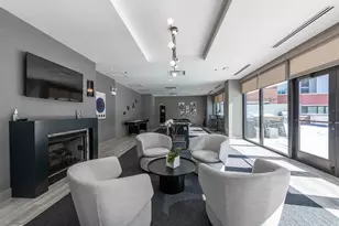 211 W Scott St, Chicago, IL 60610 - Photo 16