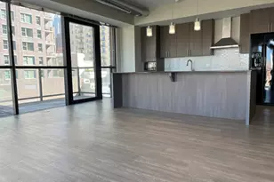 211 W Scott St, Chicago, IL 60610 - Photo 2