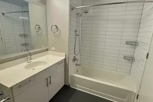 211 W Scott St, Chicago, IL 60610 - Photo 6