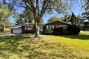 425 Cottonwood Rd, Frankfort, IL 60423 - Photo 1