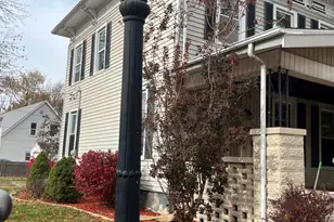 1002 N Roosevelt Ave, Bloomington, IL 61701 - Photo 2