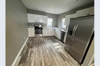 1002 N Roosevelt Avenue, Bloomington, IL 61701 - Photo 6