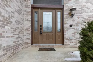 1121 Redwood Dr, Algonquin, IL 60102 - Photo 2