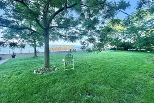 1214 W Jarvis Ave, Chicago, IL 60626 - Photo 12