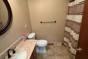 5514 S Forester Dr, Rochelle, IL 61068 - Photo 10