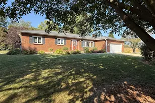 5514 S Forester Dr, Rochelle, IL 61068 - Photo 1