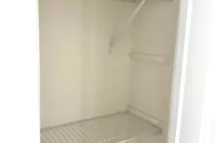 5427 W Montrose Ave, Chicago, IL 60641 - Photo 10