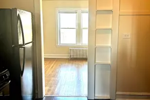 5427 W Montrose Ave, Chicago, IL 60641 - Photo 4